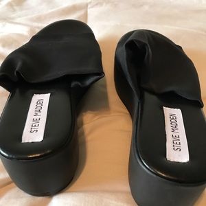 Steve Madden slip on wedges